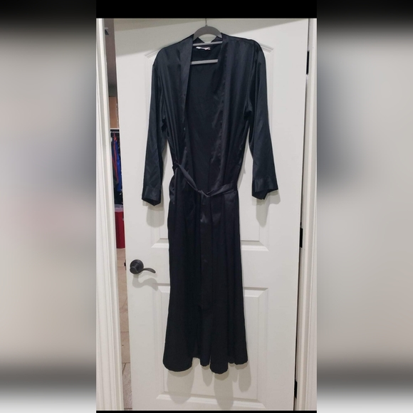 Silky robe bundle - Picture 3 of 4